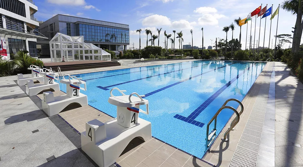 戴思樂(lè)園區(qū)游泳池