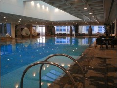 游泳館游泳池多久換一次水？