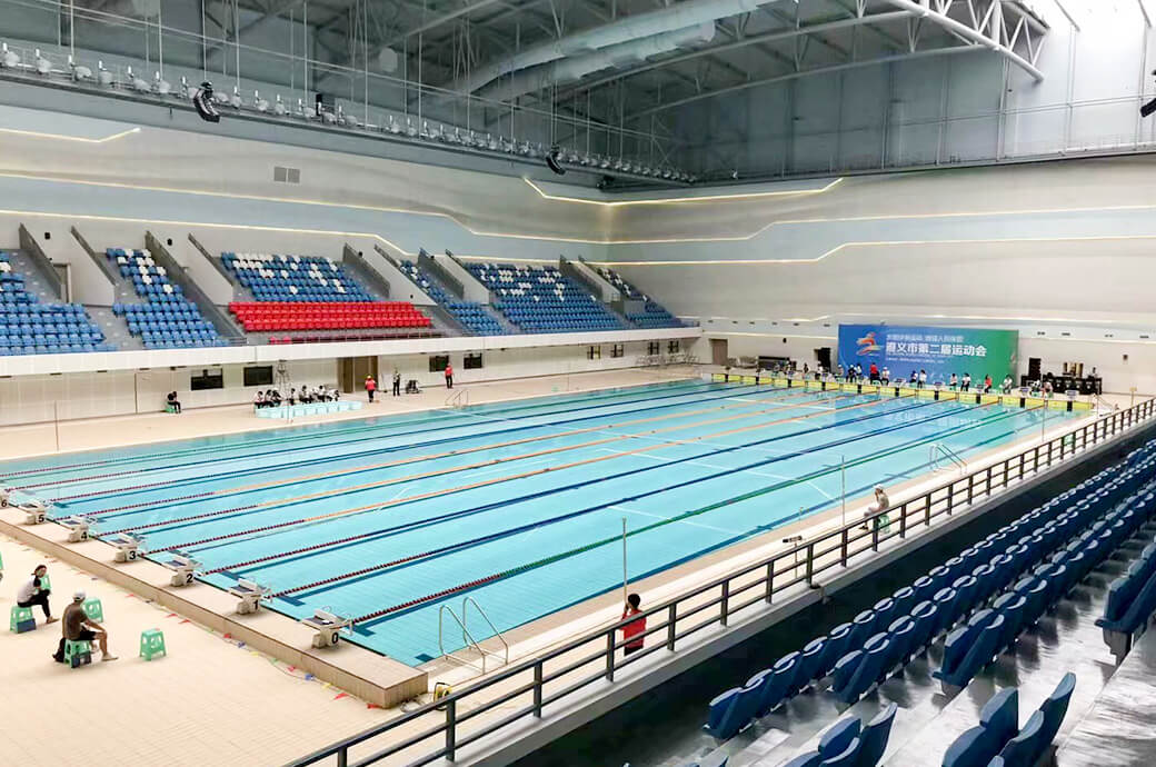 體育場(chǎng)泳池