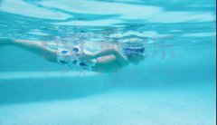 游泳館的水用什么消毒效果好？