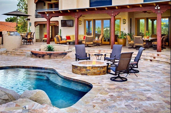 建造一個(gè)私家別墅泳池造價(jià)是多少？