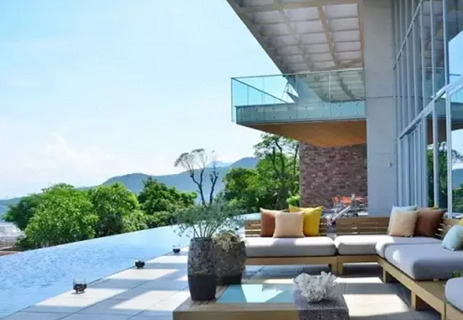 建高層游泳池，為什么都在選擇拼裝式鋼結(jié)構(gòu)游泳池？