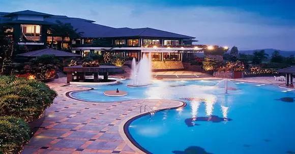 游泳池清潔難題終結(jié)者，水底吸塵器真的好用嗎？