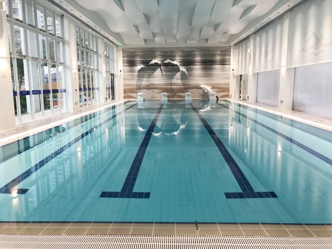 <b>想做室內(nèi)游泳館？先搞懂這些游泳池設(shè)備配置要點(diǎn)！</b>