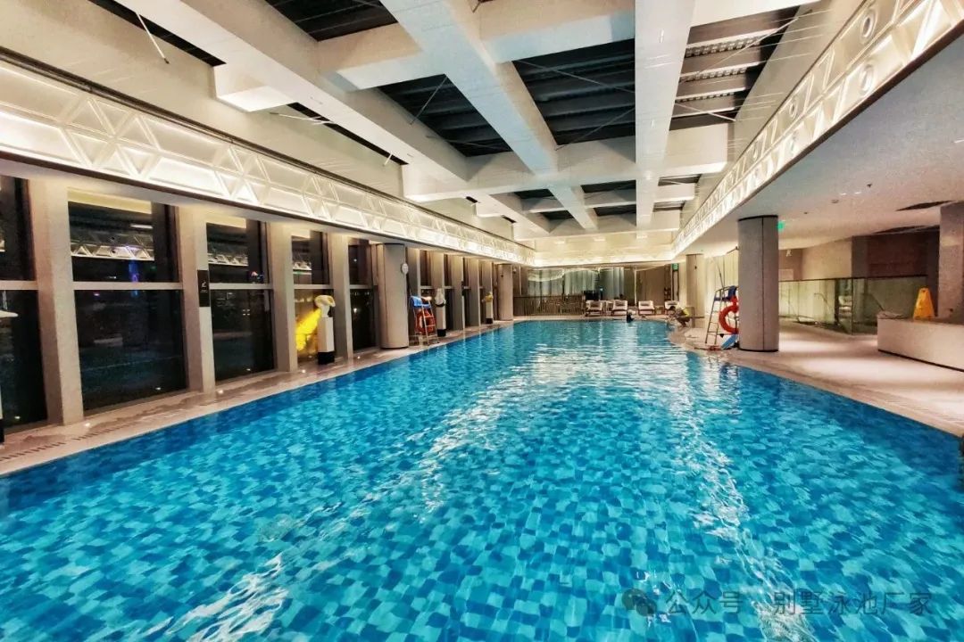 <b>一線城市私家別墅游泳池建造公司哪家好？戴思樂 53 城網(wǎng)點覆蓋！</b>