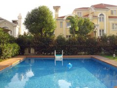 <b>別墅小院裝游泳池夠嗎？6㎡迷你泳池方案，孩子能嬉水，還不占花園空間！</b>